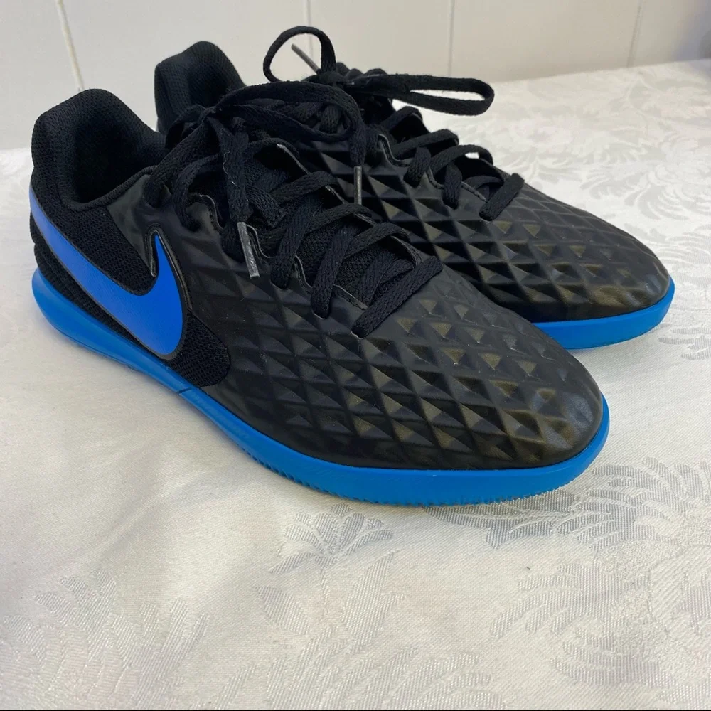 Nike Tempo Sneakers Youth Size 5.5Y